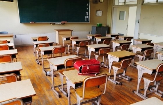 Латвийский профсоюз предлагает повысить минимальную зарплату учителей до 710 евро