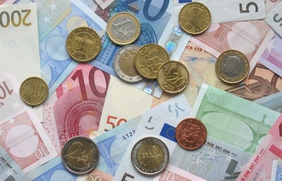 Официальный курс евро впервые превысил 85 рублей