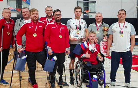 Латвийские волейболисты, которым собирали деньги на билет до Москвы, взяли золото