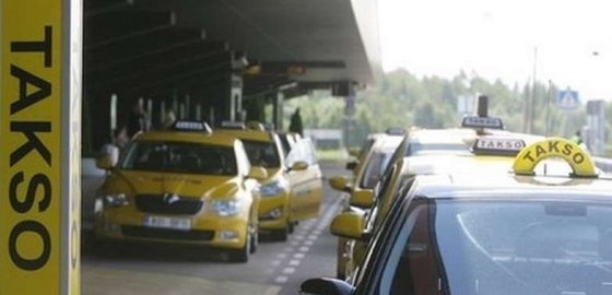 Нарвские депутаты призывают снизить языковые требования к таксистам