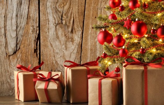 В Латвии собирают рождественские подарки для детей беженцев