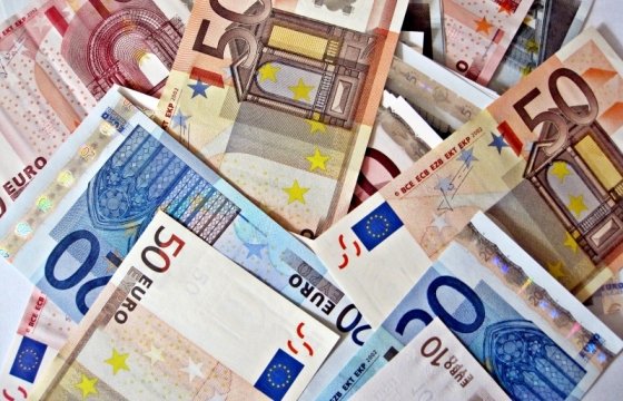 Минимальная зарплата работников культуры Эстонии может вырасти до 942 евро
