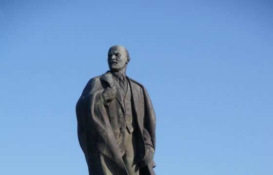 В центре Москвы обезглавили памятник Ленину