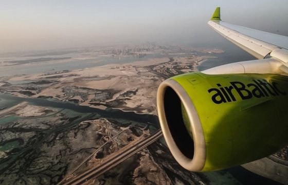 Число пассажиров AirBaltic сократилось на 88%