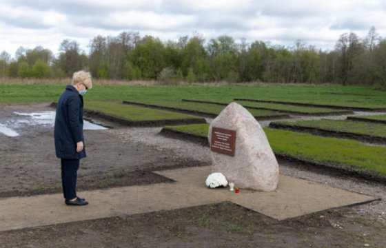 Премьер Литвы почтила память жертв тоталитарных режимов и Второй мировой войны