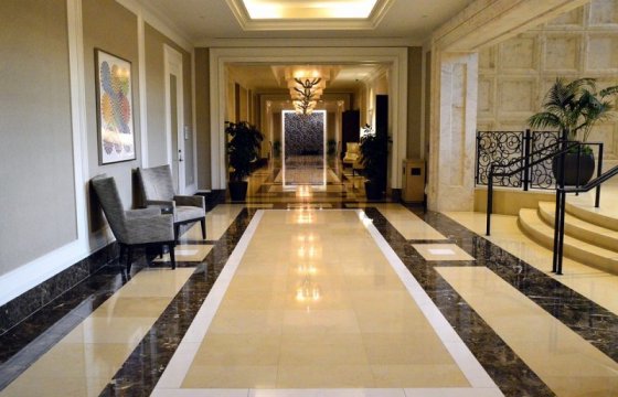 В апреле число гостей в отелях Латвии упало на 93%