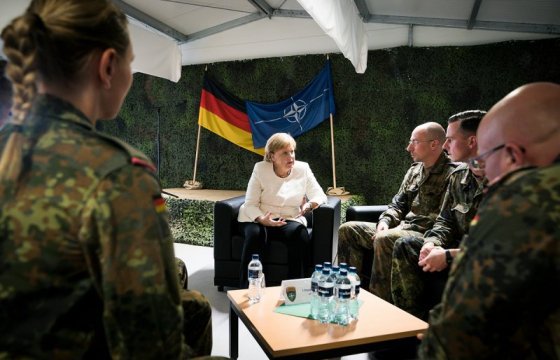 Канцлер Германии посетила солдат НАТО в литовской Рукле (ФОТО)
