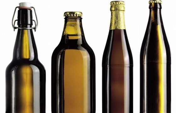 В Латвии запрет на продажу пива в двухлитровых пластмассовых бутылках вступит позже