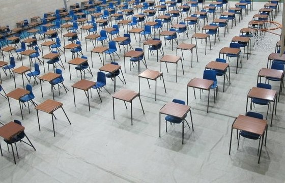 Одну из школ в Латвии подозревают в «сливе» задания на экзамене по математике