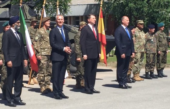 В латвийском Адажи торжественно встретили союзников по НАТО