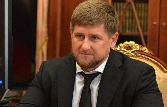 Кадыров вручил главе Росгвардии орден имени своего отца
