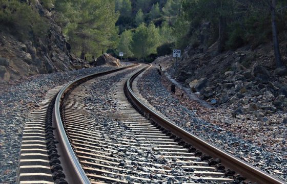 21 человек пострадал из-за схода поезда с рельсов в Испании