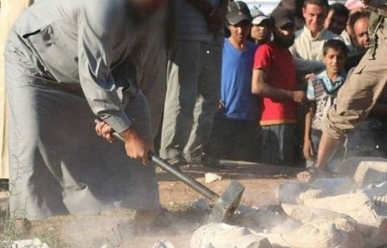 CNN: Боевики ИГ инсценировали уничтожение артефактов, чтобы продать оригиналы