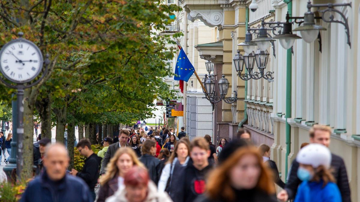 20 лет с ЕС. Что первое балтийское евро-поколение думает об этой интеграции и как использует ее возможности
