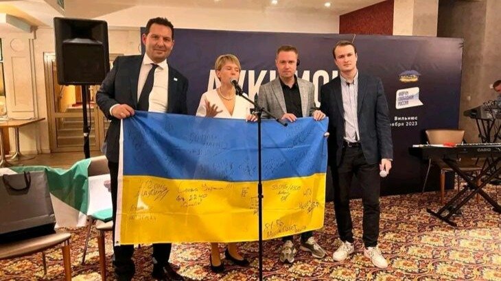 Форум Свободной России на аукционе в Вильнюсе собрал 50 тысяч евро для российских и белорусских добровольцев, воюющих на стороне Украины