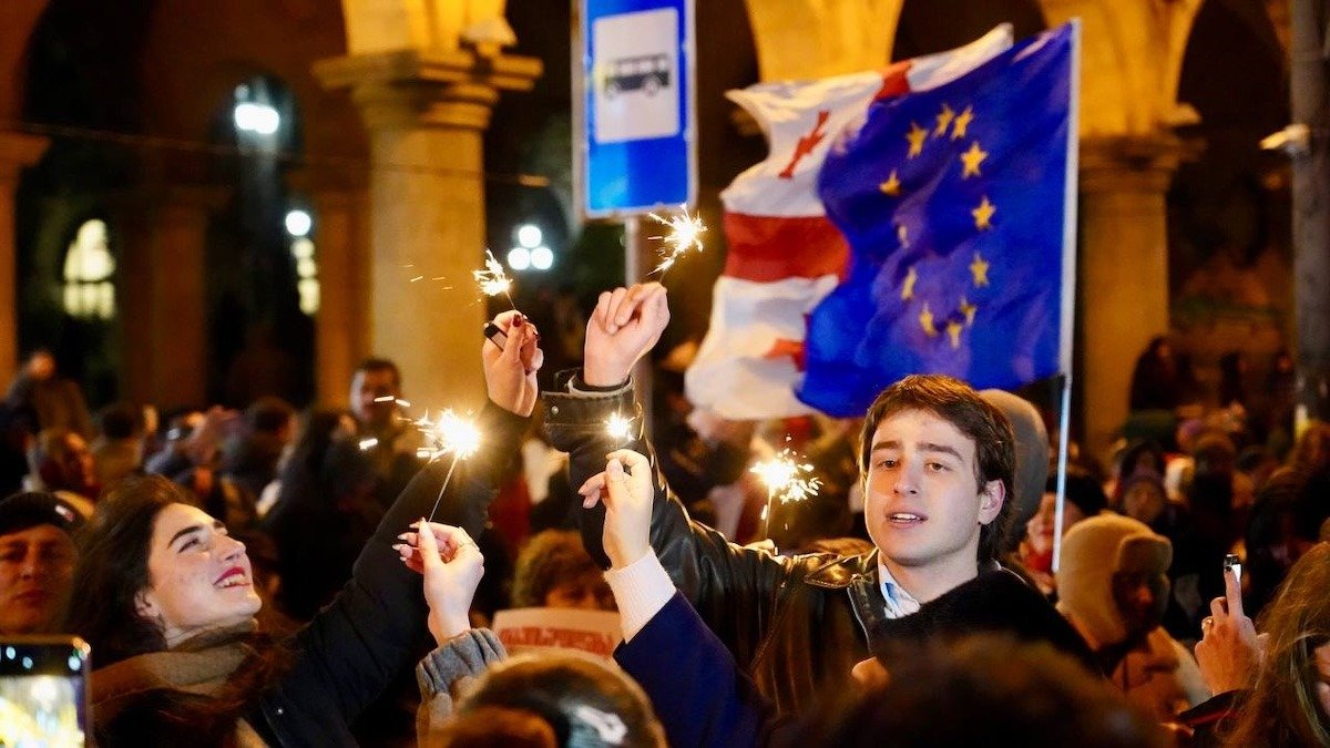 Грузия в реверсе. Как витрина постсоветской демократизации превратилась в страну с «функционально пророссийским» режимом