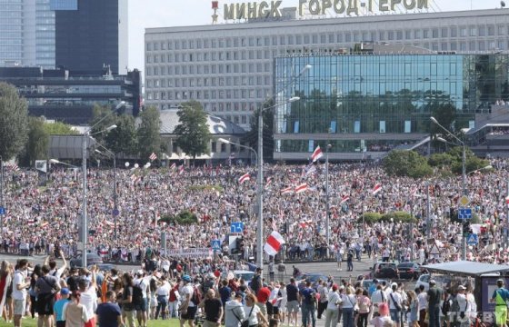 В Минске проходит крупнейший митинг в истории Беларуси