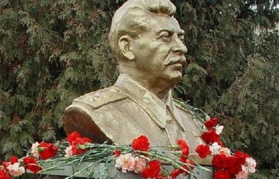 В Сургуте демонтировали памятник Сталину