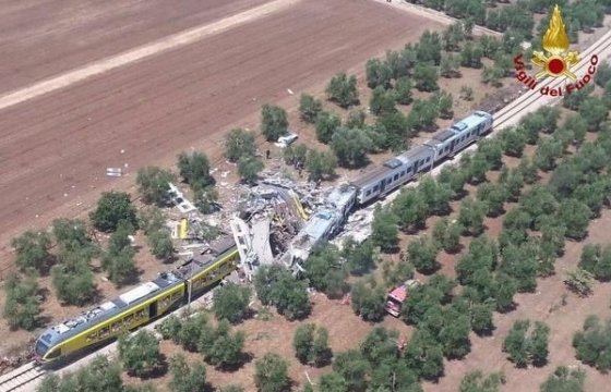 Пассажирские поезда столкнулись на юге Италии