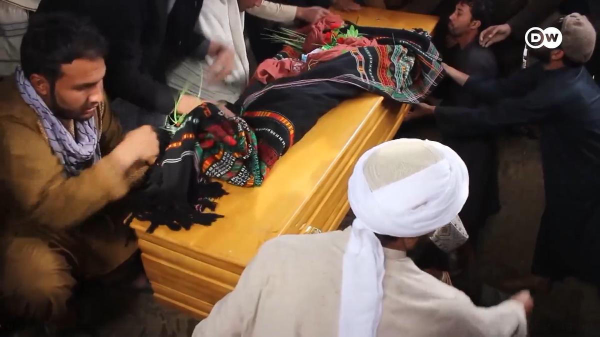 Похороны Абдул Рашида. Скриншот видео Deutsche Welle