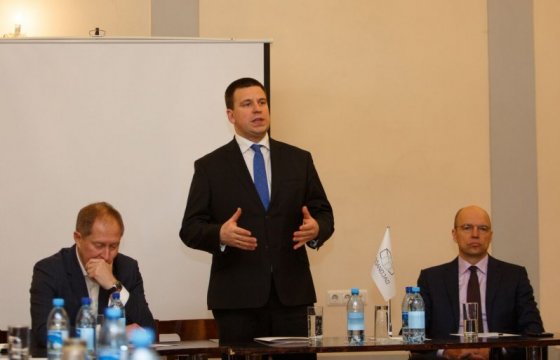 Премьер-министр Эстонии призвал привлекать иностранных специалистов
