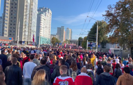 Более 100 тыс. человек вышли на акцию протеста в Минске (Видео)