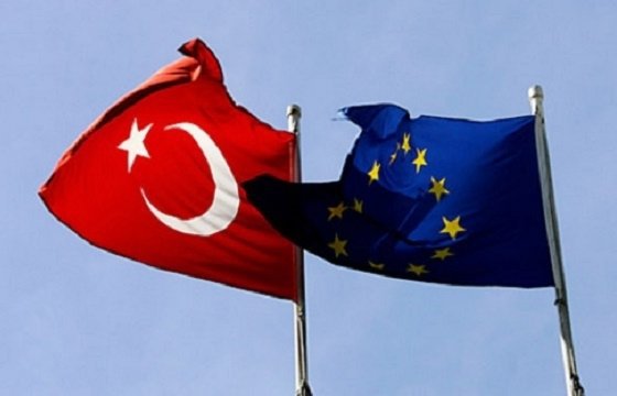 Премьер Эстонии: Брюссель ждет от Турции срочного сдерживания потока беженцев