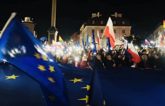 «Мы остаемся в Европе»: поляки против Polexit