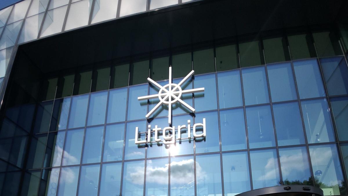 Литовский оператор электропередачи Litgrid передал Украине четвертый высоковольтный автотрансформатор