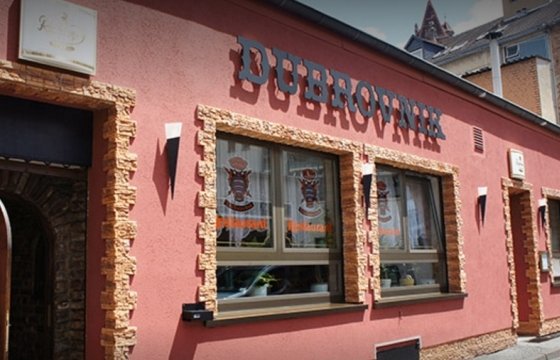 В Германии вооруженный мужчина забаррикадировался в кафе