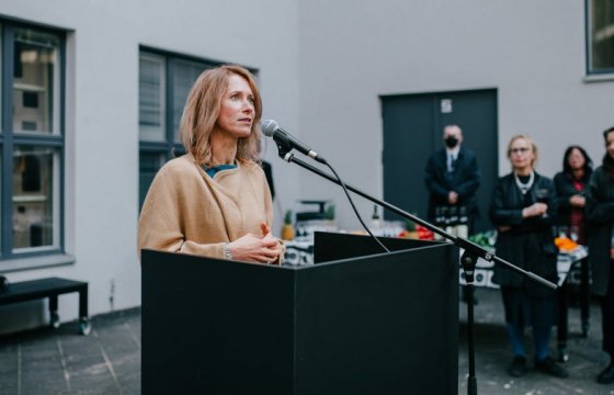 Премьер Эстонии призвала невакцинированных не выходить из дома