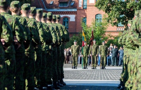 В Литве повестку в армию может заменить публикация списка призывников
