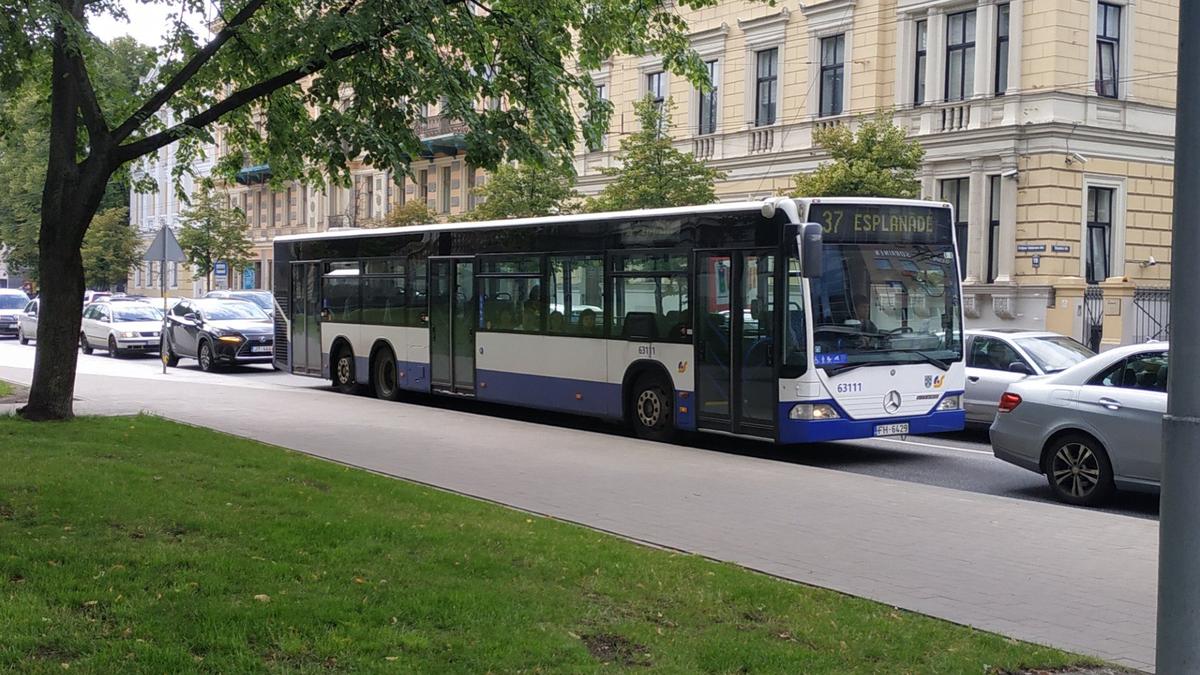15 и 16 августа общественный транспорт и парковки в Риге будут бесплатными