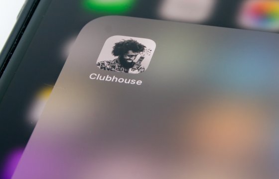 Clubhouse: кого и где послушать