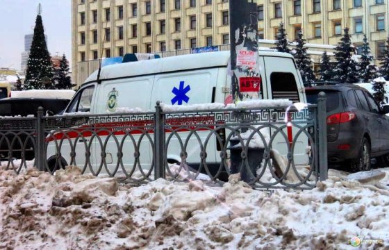 Таллинская скорая помощь получила более 140 вызовов за месяц из-за падений