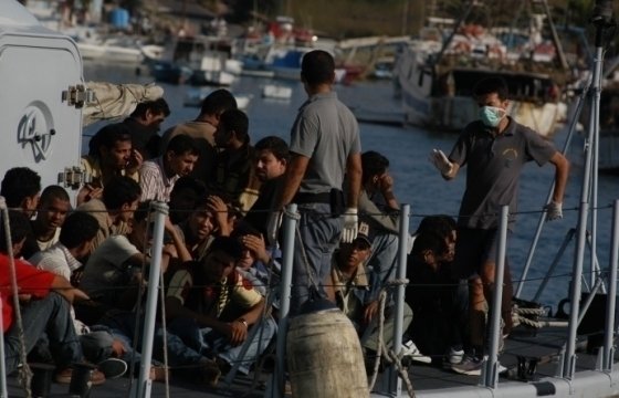 Греция депортировала в Турцию первых беженцев в рамках соглашения с ЕС