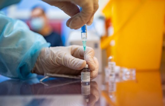 В Латвии выросло число готовых вакцинироваться