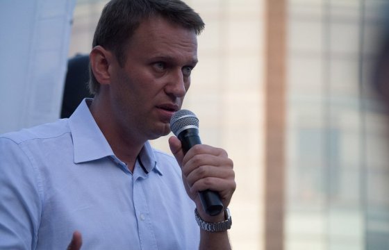 Следы «Новичка» обнаружили на бутылке из отеля, где жил Навальный