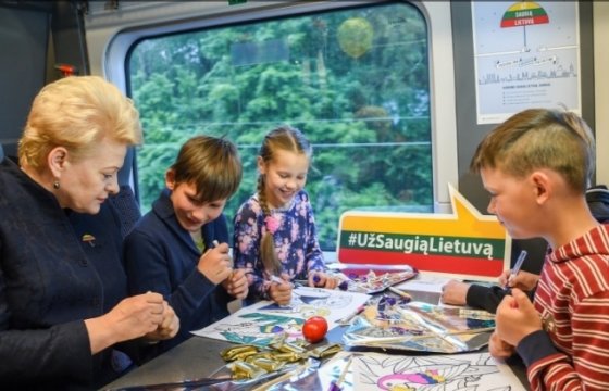 Президент Литвы открыла акцию «Подари ребенку лето»