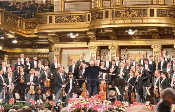 Латыш Нелсонс возглавил новогодний концерт в Вене