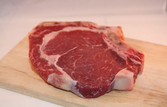 Компании Maxima и Biovela могут получить штрафы за зараженное мясо