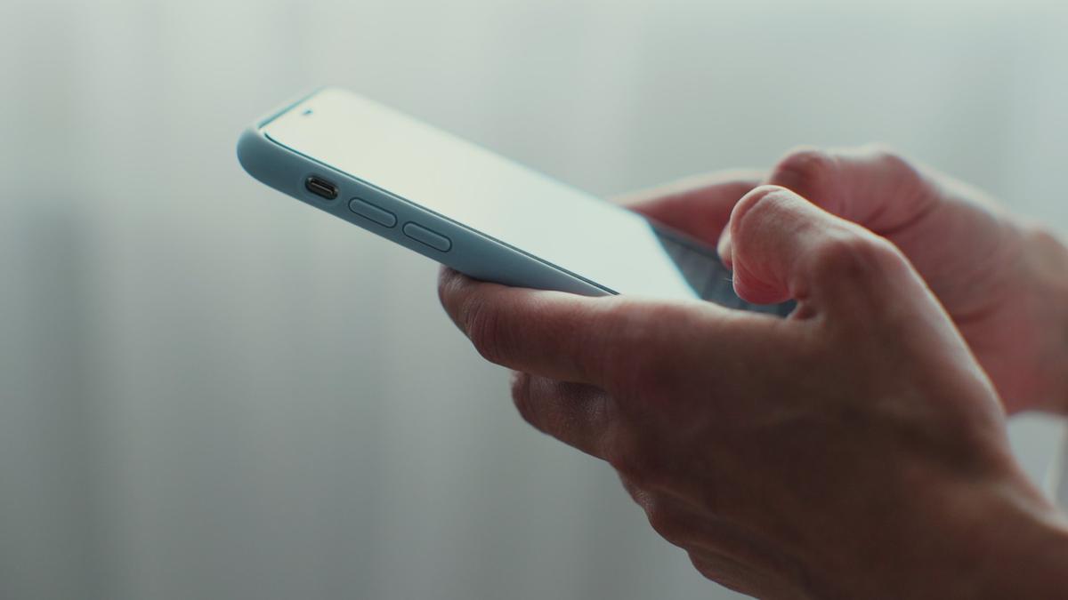 В Латвии появился телефон доверия для потенциальных авторов насилия: в первые месяцы — около 200 звонков