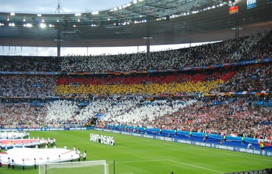 Коронавирус: УЕФА останавливает все матчи Лиги Чемпионов и Лиги Европы