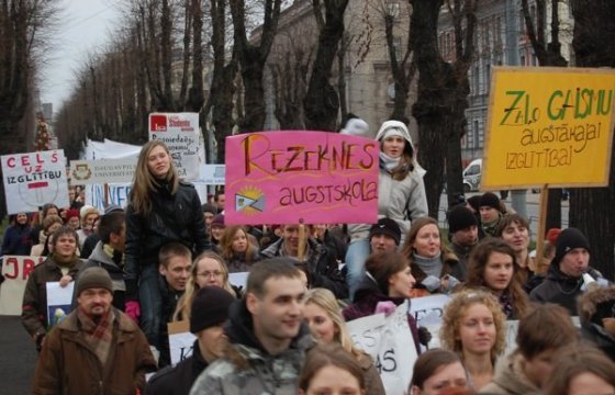 Жители Латвии отстают по гражданской активности