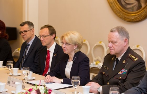 Спикер сейма Латвии: В Варшаве нужно договориться о долгосрочном присутствии НАТО в Балтии
