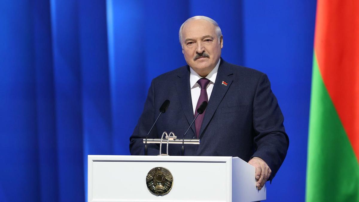 Лукашенко предложил Украине и России объявить перемирие и начать переговоры: «все, замерли!»