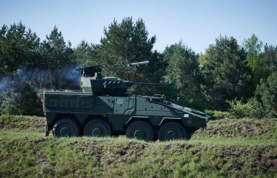Литва получила первые боевые машины пехоты Boxer