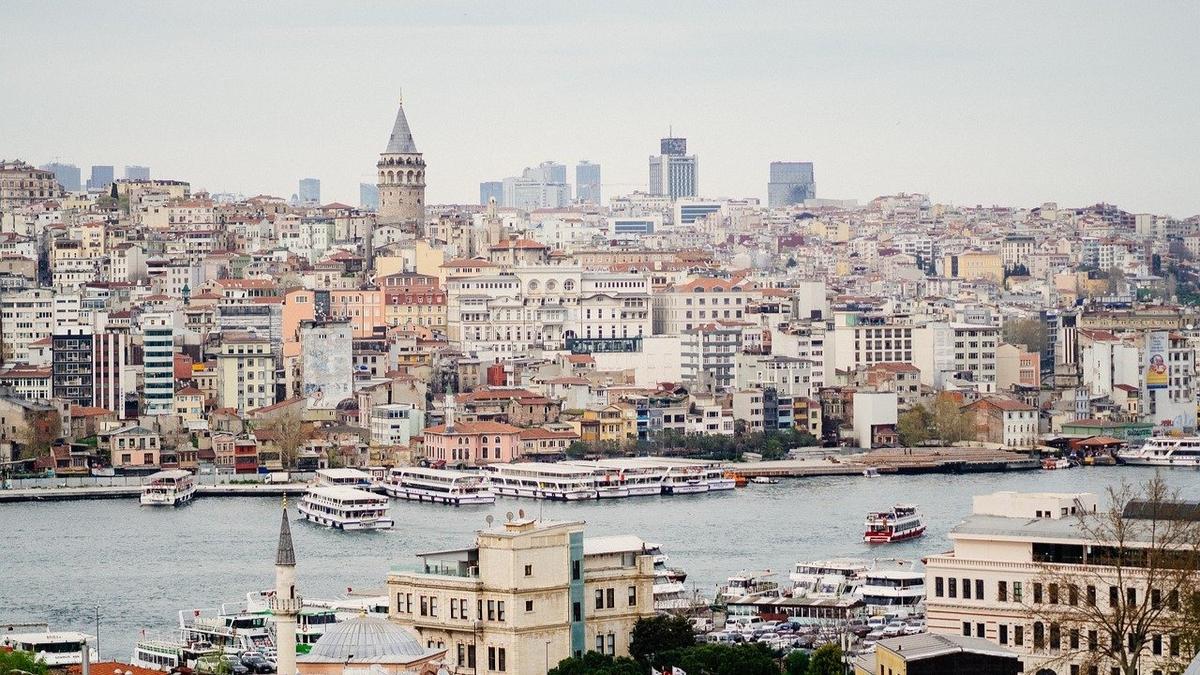 Российская делегация прилетела в Стамбул на переговоры с Украиной. Путин на встречу не поехал