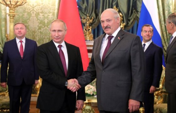 Лукашенко подозревает Россию в стремлении присоединить Беларусь