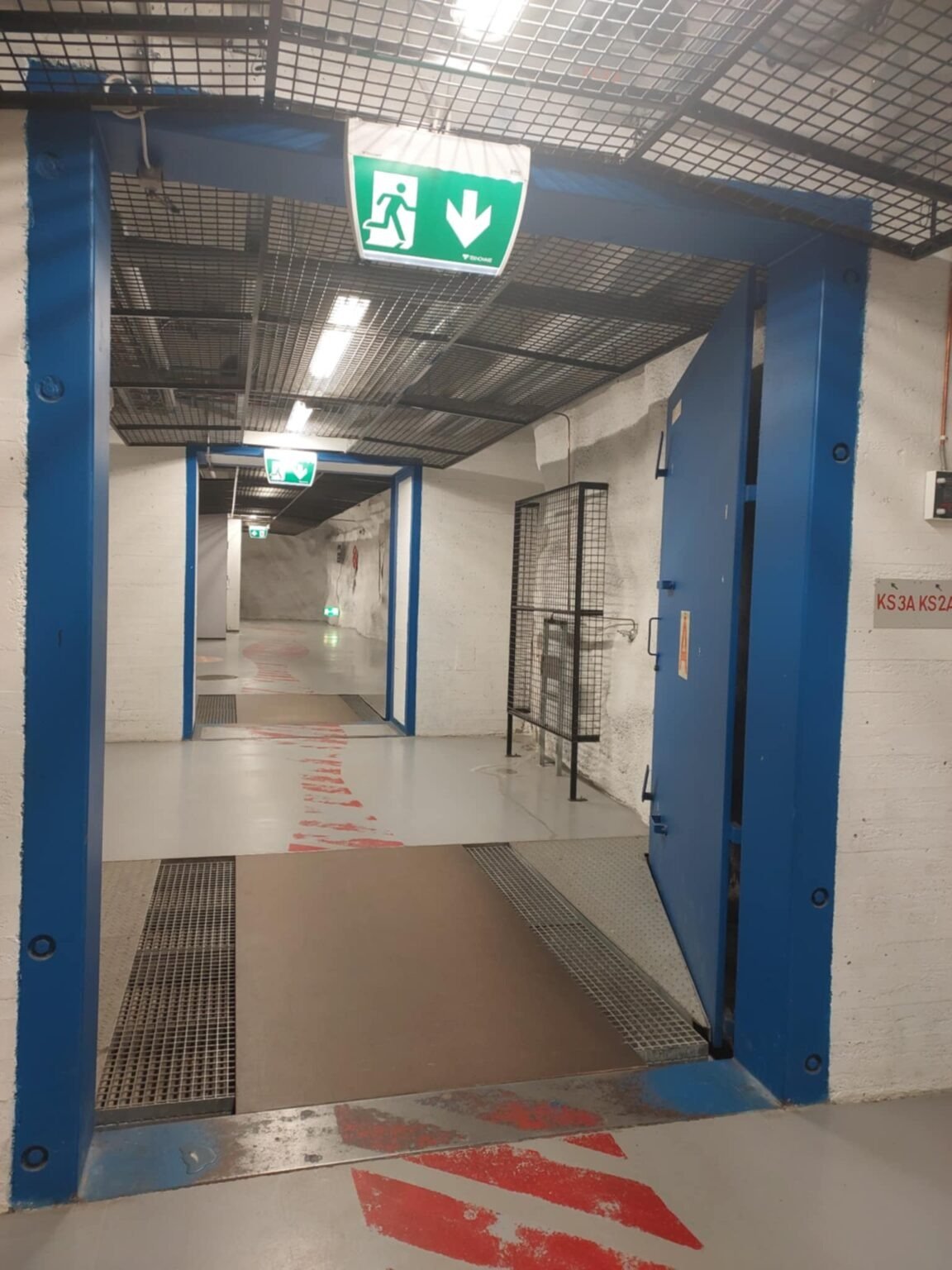 Двери в убежище. Фото: Ziarul de Gardă